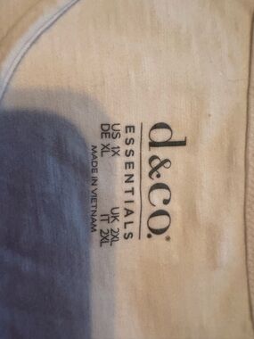 d&co. Essentials Tee in White